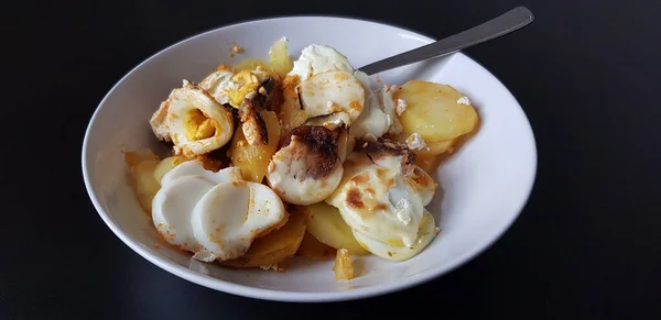 Geleneksel Macar Yemeği Rakott Krumpli Katmanlı Patates Güveci — Stok fotoğraf