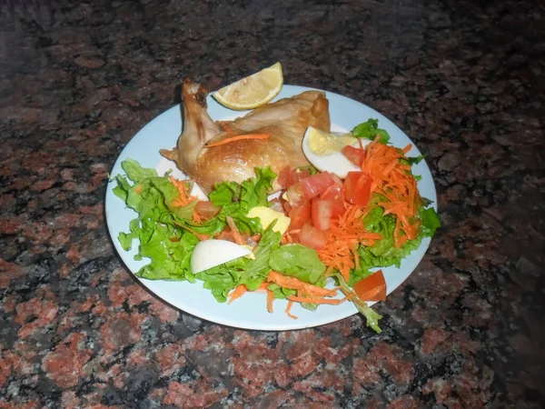 High Angle Closeup Chicken Leg Plate Salad Boiled Eggs Tomatoes — Stock Photo, Image