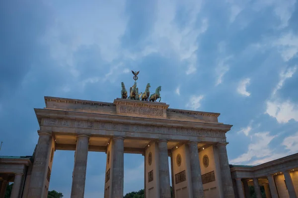 Berl Alemania Junio 2016 Interesante Ángulo Puerta Brandeburgo Berlín Por —  Fotos de Stock