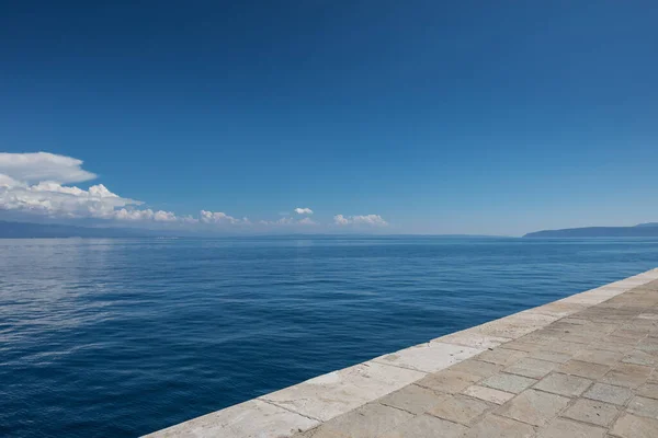 Una Vista Panorámica Zona Costera Lovran Croacia Sobre Fondo Cielo — Foto de Stock