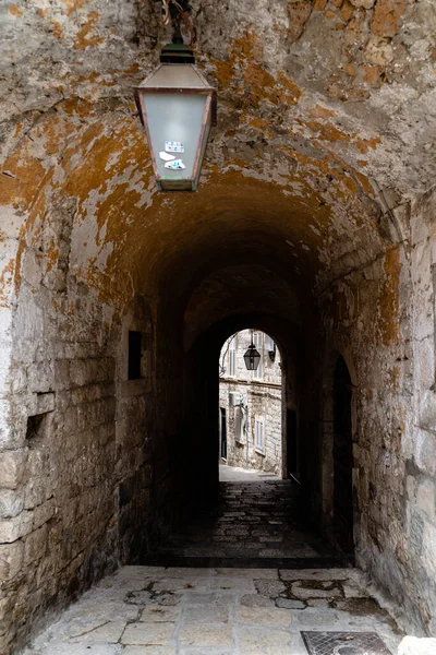 Disparo Vertical Túnel Ciudad Dubrovnik Croacia —  Fotos de Stock