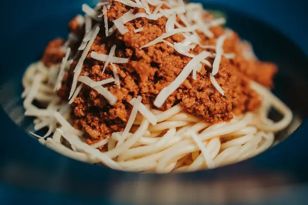 Detailní Záběr Špaget Mletým Masem Misce — Stock fotografie