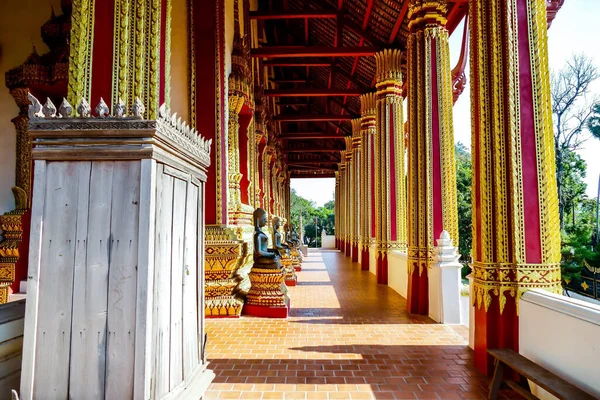 Antiguo Pasillo Histórico Del Edificio Con Antiguas Estatuas Buda Vientiane — Foto de Stock