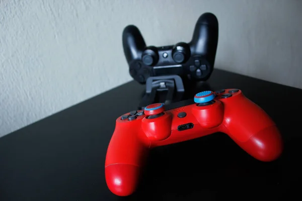 Tembakan Jarak Dekat Dari Gamepad Merah Dan Hitam — Stok Foto