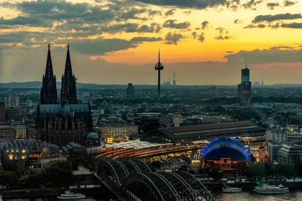 Dramatic Sunset Cloudscape Cologne Cityscape View Hohenzollern Arch Bridge Germany — Stock Photo, Image