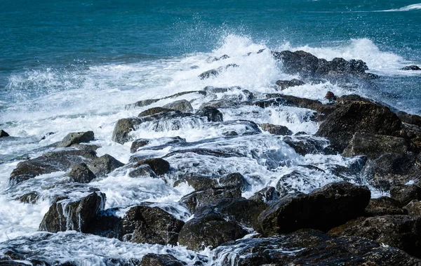 Closeup Seafoam Waves Seashore — Stock Photo, Image