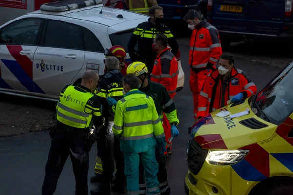 Zütphen Netherlands Aralık 2020 Ambulans Personeli Polis Itfaiye Ekiplerinin Şafak — Stok fotoğraf