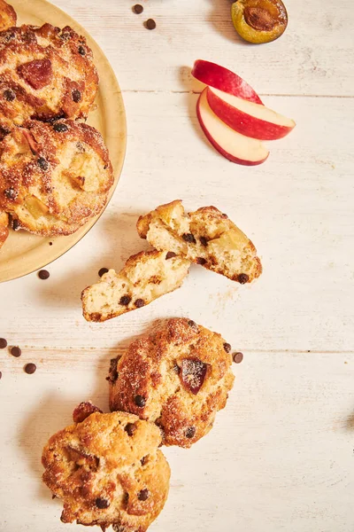 Vertical Closeup Shot Delicious Baked Apple Curd Balls Table Ingredients — Stock Photo, Image