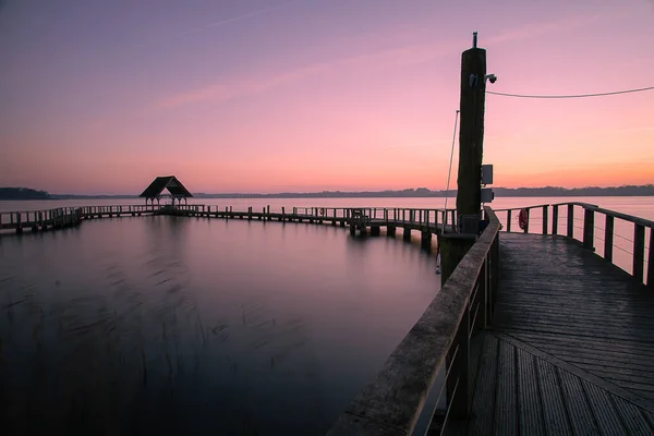 Blick Auf Einen Schönen Sonnenaufgang Von Der Holzpromenade Hemmelsdorfer See — Stockfoto