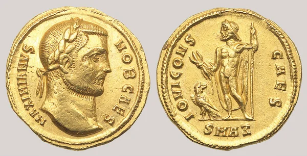 Верхний Вид Двух Золотых Монет Изолированных Сером Фоне — стоковое фото