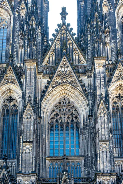 Eine Vertikale Aufnahme Einer Historischen Außenwand Des Kölner Doms Bei — Stockfoto