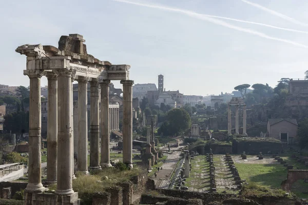 Красивый Снимок Римских Руин Остатков Заброшенных Монументальных Сооружений — стоковое фото