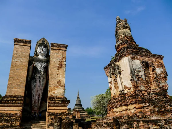 泰国苏和泰历史公园华大寺的一座古老佛像 — 图库照片