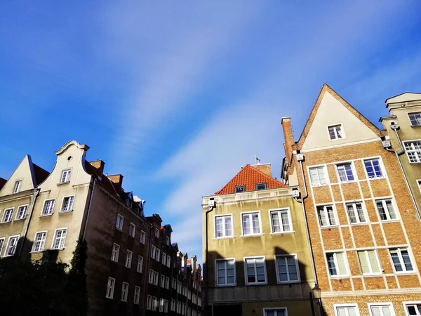 Tiro Ângulo Baixo Edifícios Históricos Tradicionais Cidade Velha Gdansk Polônia — Fotografia de Stock