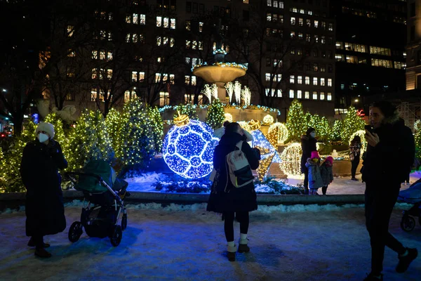 New York Verenigde Staten Dec 2020 Bezoekers Een Kerstfeest Pulitzer — Stockfoto