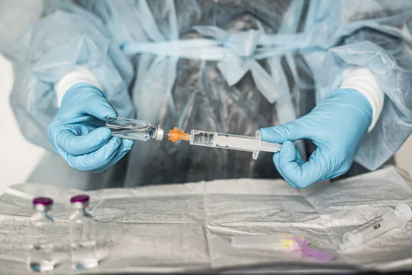 Medical Worker Holding Covid Vaccine Syringe — Stock Photo, Image