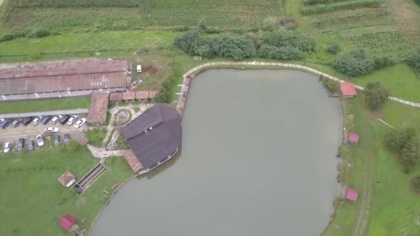 Drone Imagens Lago Campos Agrícolas Srebrenik Bósnia Herzegovina Filmado — Vídeo de Stock