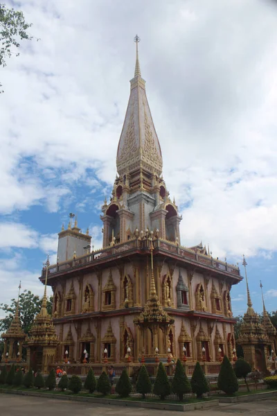 Egy Függőleges Felvétel Pagoda Wat Chalong Thaiföld — Stock Fotó