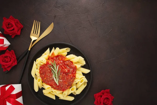 Closeup Plate Pasta Gift Roses Table Concept Valentine Day — Stock Photo, Image