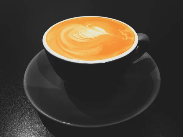 Närbild Bild Kaffe Latte Konst Med Hjärtformade Svart Kopp Och — Stockfoto