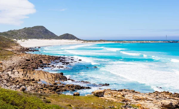 Majestuoso Plano Costa Rocosa Una Vista Ondulada Del Paisaje Marino —  Fotos de Stock