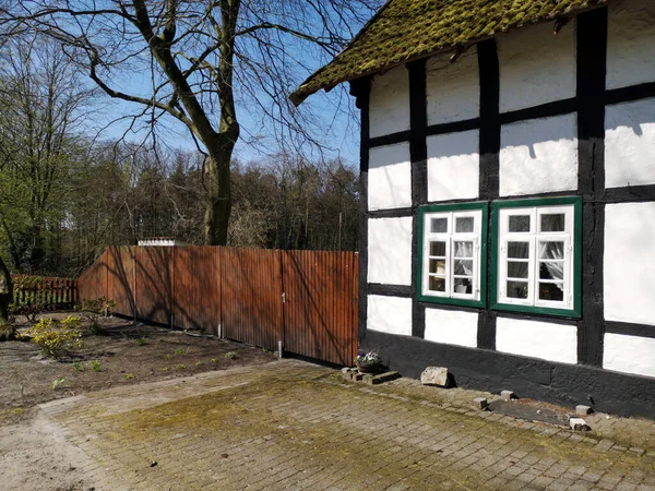 Bonita Casa Antigua Entramado Madera Ciudad Vieja Oerlinghausen Bosque Teutoburg — Foto de Stock