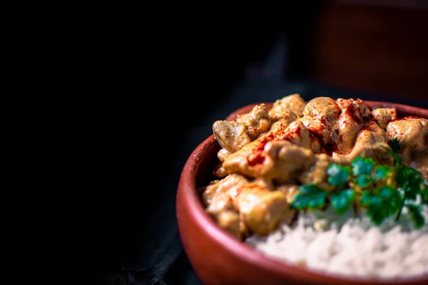 Close Comida Tradicional Indiana Cordeiro Picante Com Arroz Basmati Uma — Fotografia de Stock