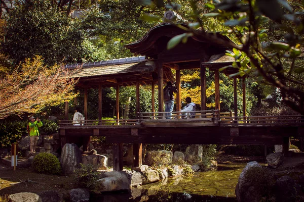 Touristen Auf Einem Brückenpavillon Shosei Garden Kyoto Japan — Stockfoto