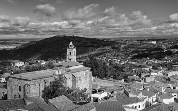 Grayscale Záběr Starých Budov Městě Caceres Španělsko — Stock fotografie