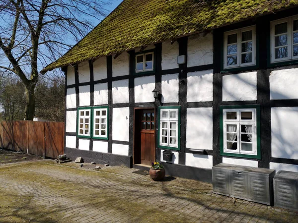 Schönes Altes Fachwerkhaus Der Altstadt Von Oerlinghausen Teutoburger Wald Deutschland — Stockfoto