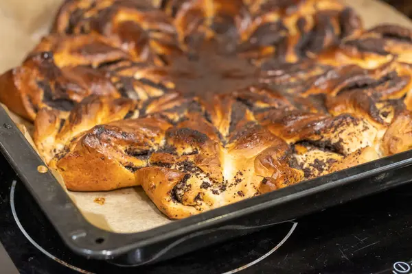 Tiro Foco Seletivo Torta Deliciosa Com Sementes Papoula — Fotografia de Stock