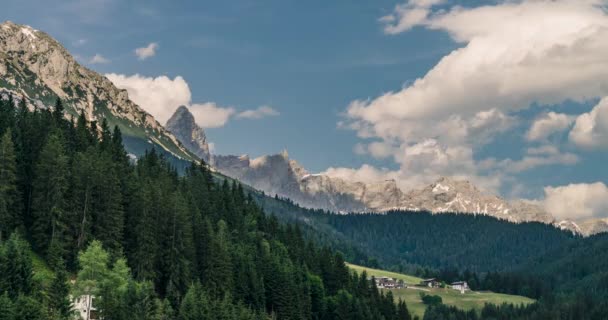 Timelapse Mountain Forest Moving Clouds — Stok video