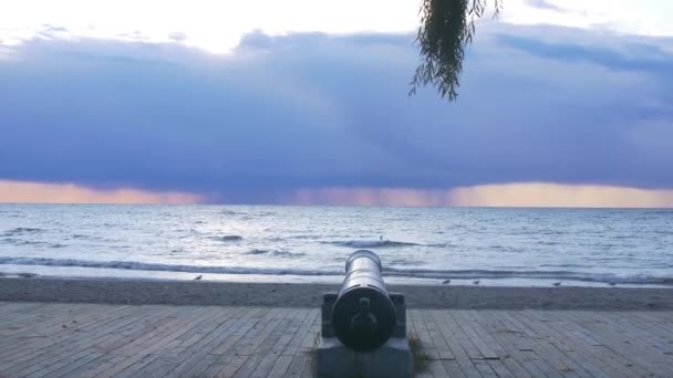 Une Femme Est Assise Sur Jetée Plage — Video