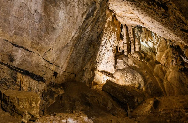 Intérieur Une Ancienne Grotte Rocheuse Historique — Photo