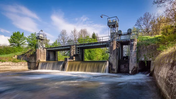 Een Waterkrachtcentrale Een Watermolen — Stockfoto