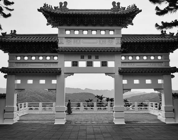 双月湖 2019年12月5日 台湾新月湖宣阳寺之门 — 图库照片