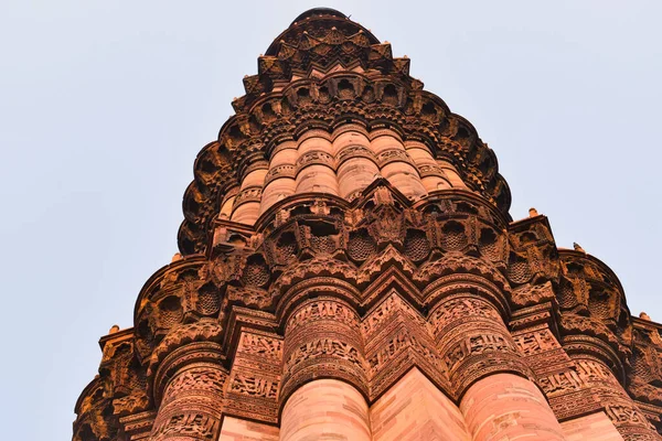 Krásná Architektura Qutub Minar Proti Jasné Obloze — Stock fotografie
