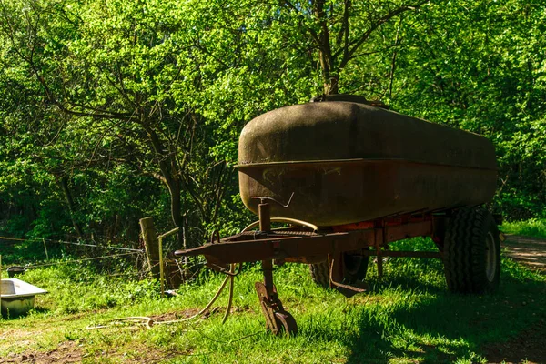 Old Barrel Trailer Park Homeyard — Stock Photo, Image