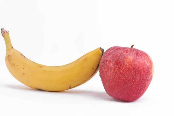 Zbliżenie Całego Banana Jabłka Odizolowanego Białym Tle — Zdjęcie stockowe