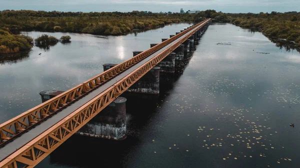 Una Toma Ángulo Alto Del Puente Moerputten Sobre Lago — Foto de Stock
