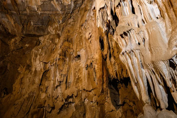 Interior Uma Antiga Caverna Rochosa Histórica — Fotografia de Stock