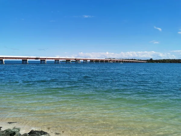 Una Hermosa Toma Del Puente Bribie Island Sobre Mar — Foto de Stock