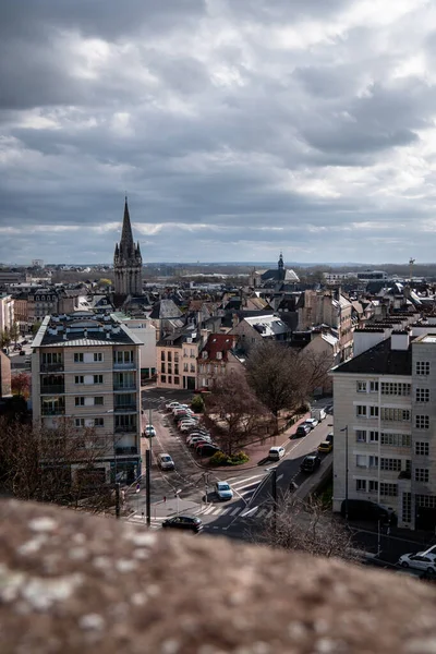 Eine Vertikale Aufnahme Des Wunderschönen Stadtbildes Von Caen Frankreich — Stockfoto