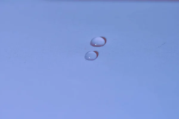 表面に2つの水滴 — ストック写真