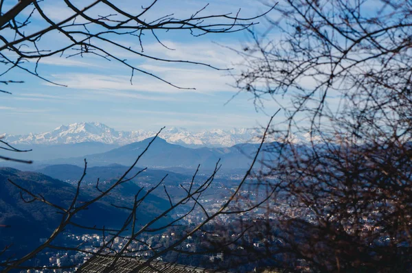 Krásný Snímek Města Como Alpami Pozadí — Stock fotografie