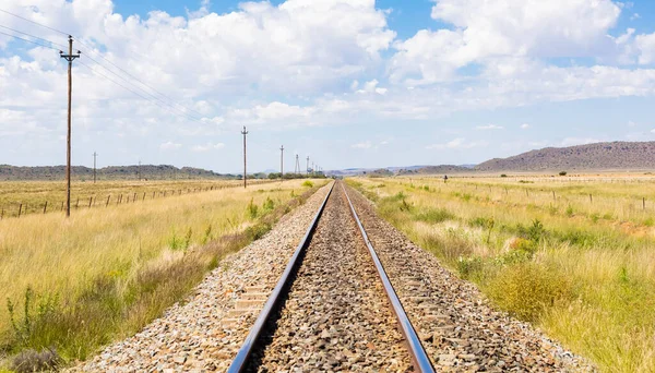 Güney Afrika Demiryolu Rayları Çakıl Taşlarıyla Kaplı Terlikleri Olan Kuru — Stok fotoğraf