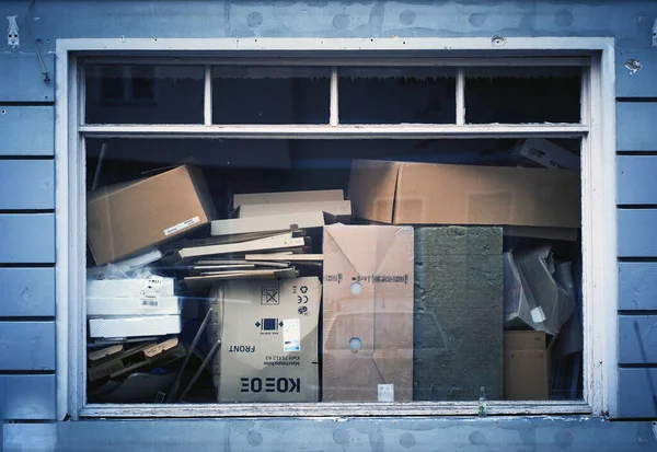 Penutup Ruang Penyimpanan Yang Penuh Dengan Kotak — Stok Foto