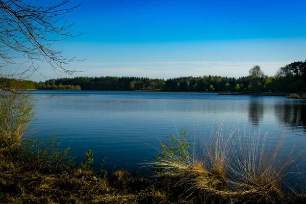 Beau Paysage Avec Une Rivière Lac Arrière Plan — Photo