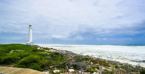 Hermoso Tiro Faro Océano Atlántico Desde Ciudad Cape Sudáfrica — Foto de Stock