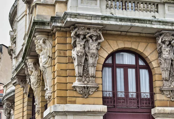 Detaljer Skulpturer Fasaden Byggnad Bilbao Spanien — Stockfoto